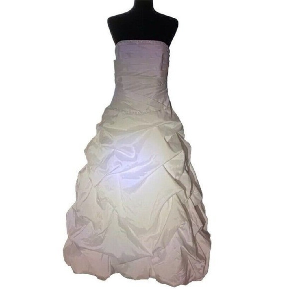 Simple elegance Jasmine Collection White, Strapless Wedding Dress Size 12